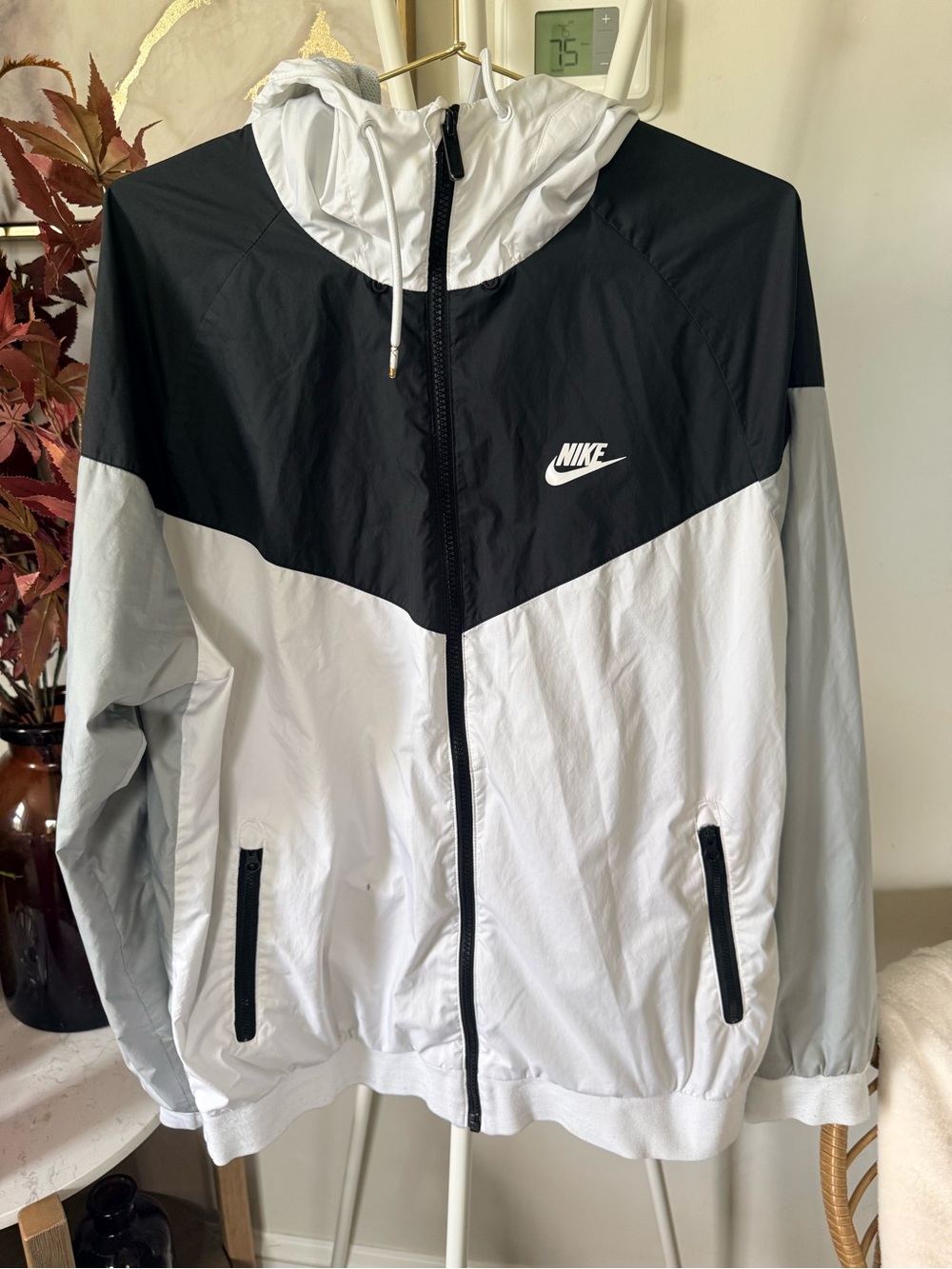 Nike Men’s Black, White & Gray Colorblock Windbreaker Jacket
